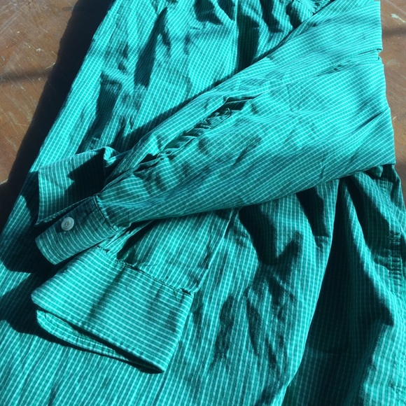 Very Nice IZOD Long Sleeve Button Down Shirt 3XL - Picture 5 of 5